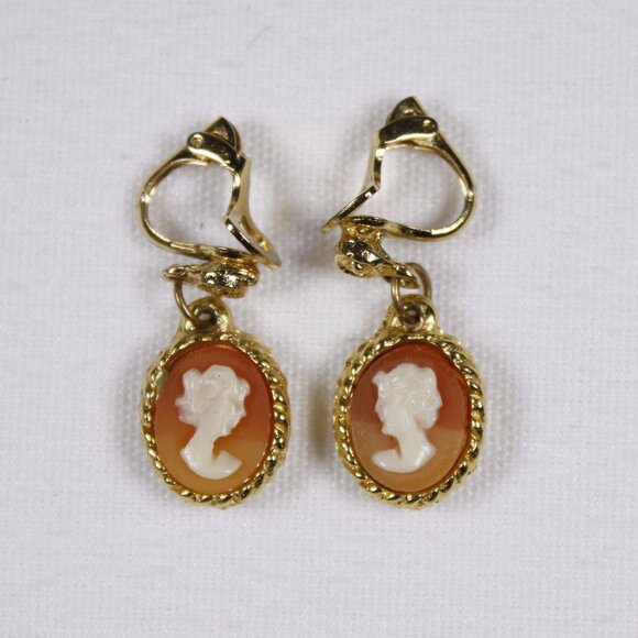 Tiny cameo earrings, vintage hand carved cameo jewelry clip back earrings, - Picture 6 of 10